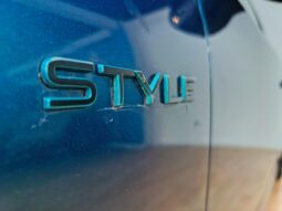 
										PEUGEOT 308 1.2 STYLE completo									