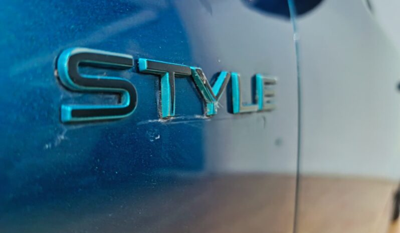 
								PEUGEOT 308 1.2 STYLE completo									