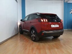 
										PEUGEOT 3008 1.2 ALLURE completo									