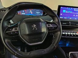 
										PEUGEOT 3008 1.2 ALLURE completo									