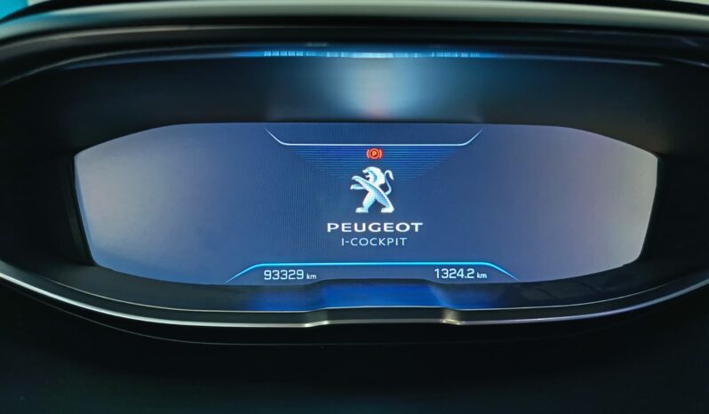 
								PEUGEOT 3008 1.2 ALLURE completo									
