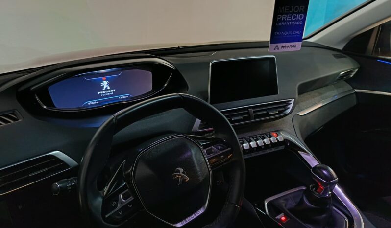 
								PEUGEOT 3008 1.2 ALLURE completo									