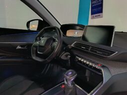 
										PEUGEOT 3008 1.2 ALLURE completo									