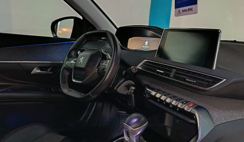 
								PEUGEOT 3008 1.2 ALLURE completo									