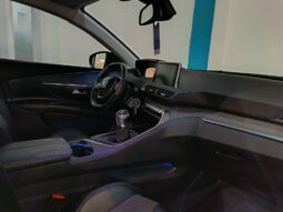 
										PEUGEOT 3008 1.2 ALLURE completo									