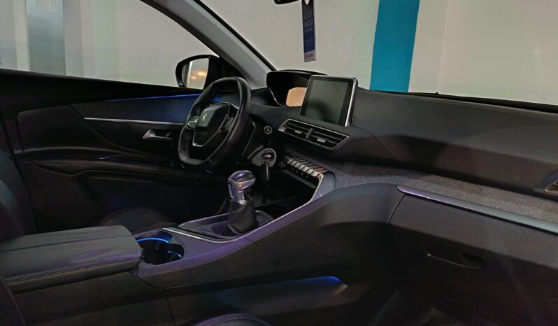 
								PEUGEOT 3008 1.2 ALLURE completo									