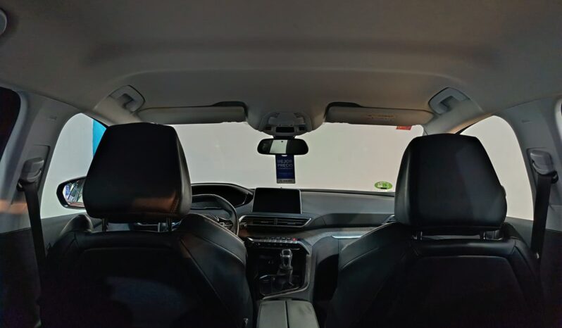 
								PEUGEOT 3008 1.2 ALLURE completo									