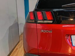 
										PEUGEOT 3008 1.2 ALLURE completo									