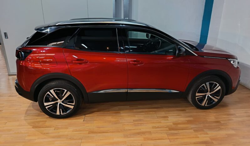 
								PEUGEOT 3008 1.2 ALLURE completo									