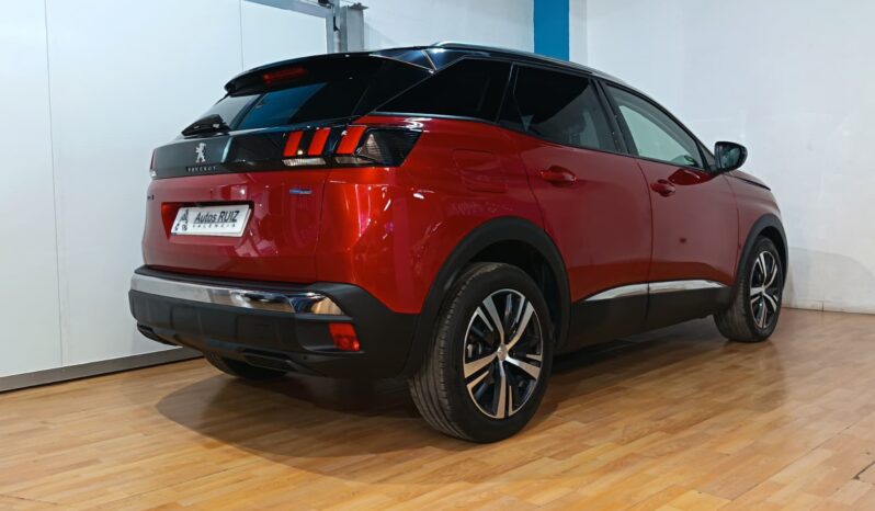 
								PEUGEOT 3008 1.2 ALLURE completo									