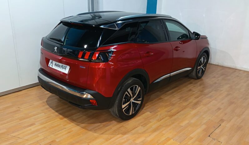 
								PEUGEOT 3008 1.2 ALLURE completo									