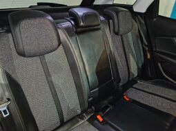 
										PEUGEOT 3008 1.2 ALLURE completo									