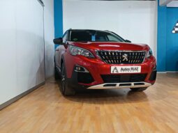 
										PEUGEOT 3008 1.2 ALLURE completo									