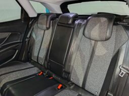
										PEUGEOT 3008 1.2 ALLURE completo									