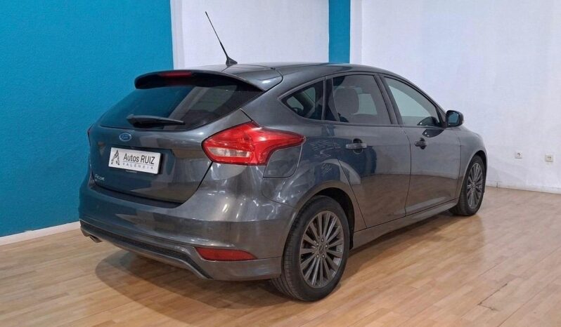 
								FORD FOCUS 1.0 ECOBOOST completo									