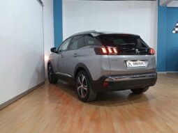 
										PEUGEOT 3008 1.5 ALLURE completo									