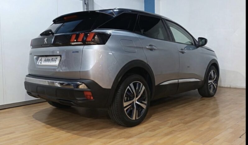 
								PEUGEOT 3008 1.5 ALLURE completo									