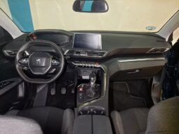 
										PEUGEOT 3008 1.5 ALLURE completo									