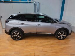 
										PEUGEOT 3008 1.5 ALLURE completo									