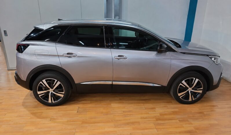 
								PEUGEOT 3008 1.5 ALLURE completo									