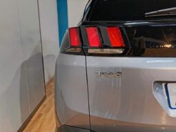 
										PEUGEOT 3008 1.5 ALLURE completo									