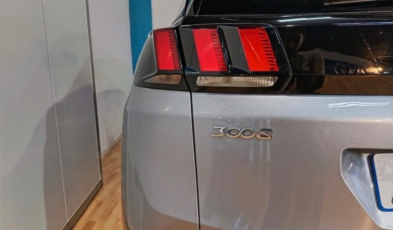 
								PEUGEOT 3008 1.5 ALLURE completo									