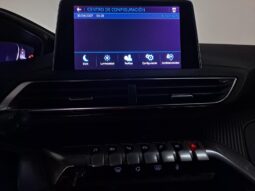 
										PEUGEOT 3008 1.2 ALLURE completo									