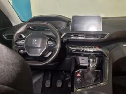 
										PEUGEOT 3008 1.2 ALLURE completo									
