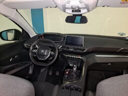 
										PEUGEOT 3008 1.2 ALLURE completo									