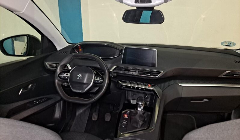 
								PEUGEOT 3008 1.2 ALLURE completo									