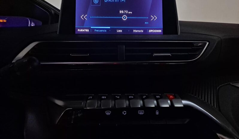 
								PEUGEOT 3008 1.5 ACTIVE completo									