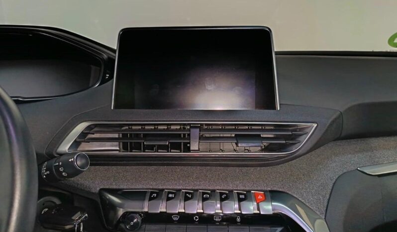 
								PEUGEOT 3008 1.2 ALLURE completo									