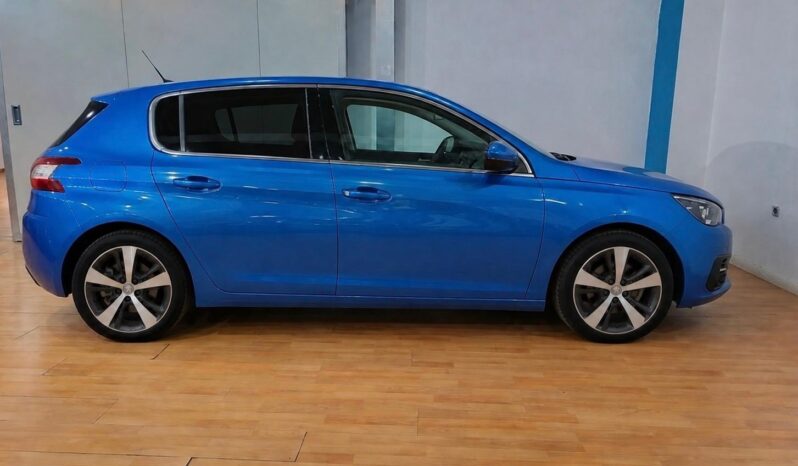 
								PEUGEOT 308 1.5 STYLE completo									