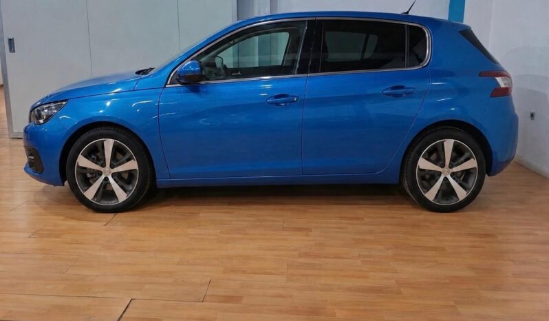 
								PEUGEOT 308 1.5 STYLE completo									