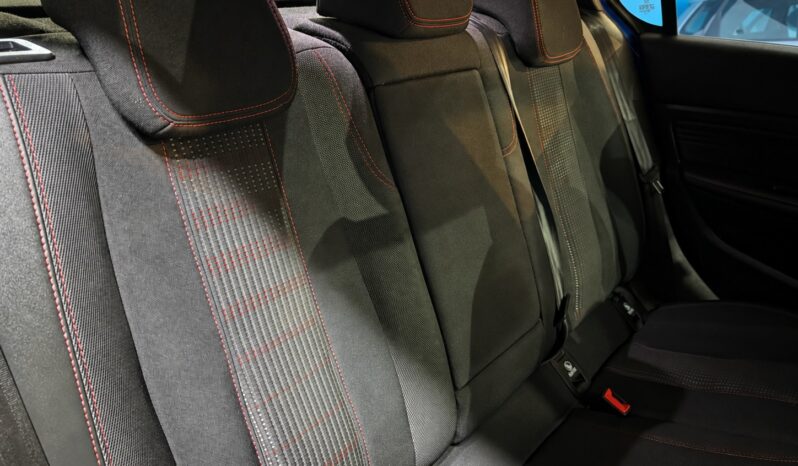
								PEUGEOT 308 1.5 STYLE completo									