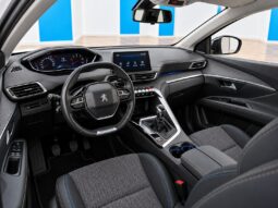 
										PEUGEOT 5008 1.2 ALLURE PACK completo									
