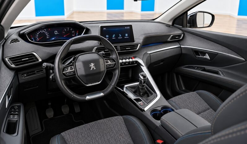 
								PEUGEOT 5008 1.2 ALLURE PACK completo									