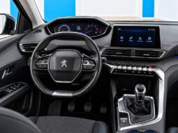 
										PEUGEOT 5008 1.2 ALLURE PACK completo									