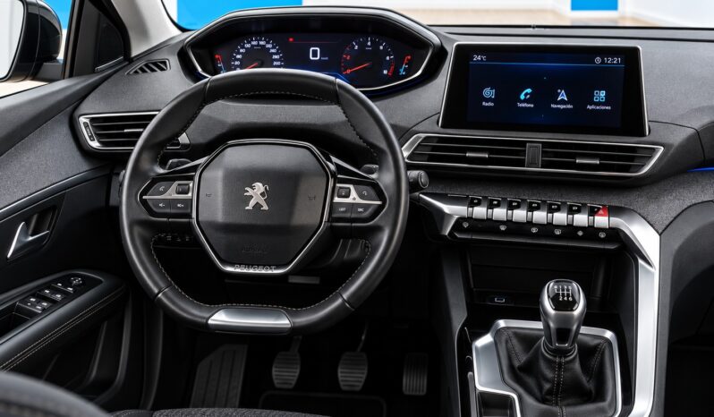 
								PEUGEOT 5008 1.2 ALLURE PACK completo									
