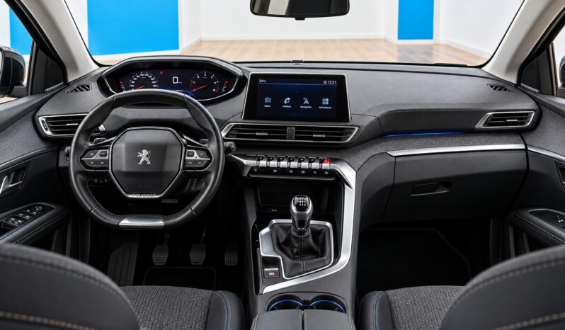 
								PEUGEOT 5008 1.2 ALLURE PACK completo									