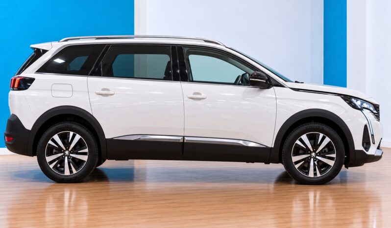 
								PEUGEOT 5008 1.2 ALLURE PACK completo									